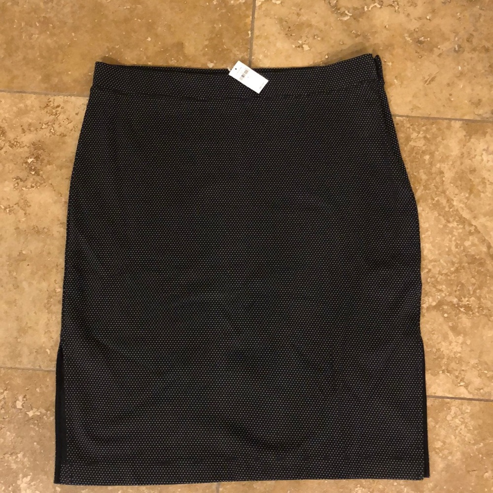 Gap skirt